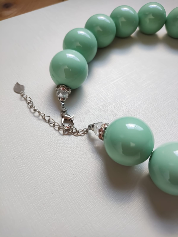 Colar de bolas verde menta - Image 3
