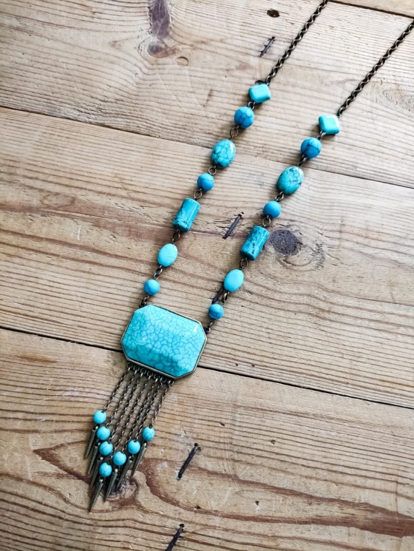 Colar Boho Longo Turquesa com Pingente Étnico - Imagem 2