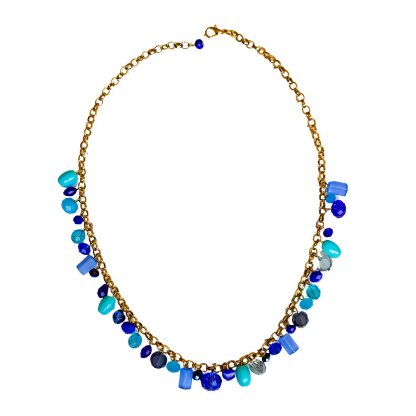 Colar artesanal feminino na cor azul em pedrarias variadas e acabamento dourado.