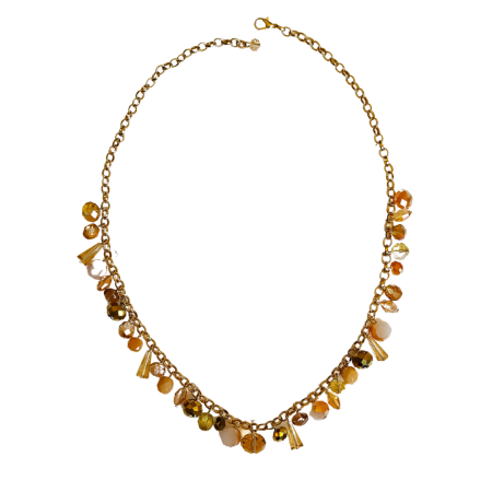 Colar dourado da Coleção Essência com pedrarias múltiplas e acabamento dourado.