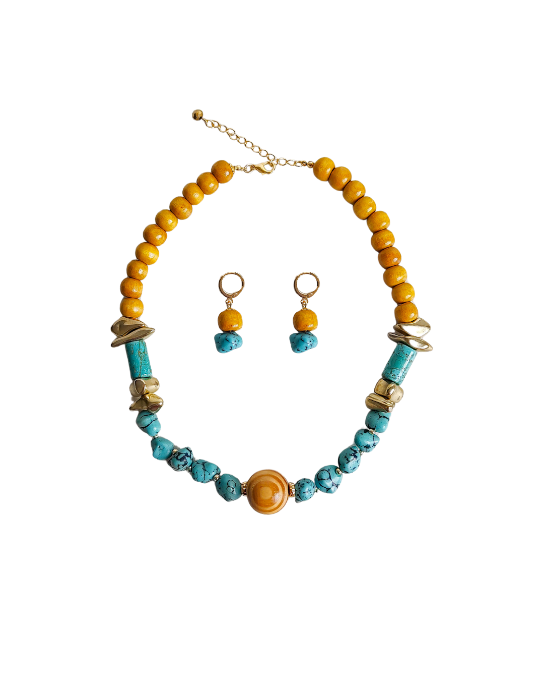 Conjunto feminino composto por colar com contas de madeira, pedras em tom turquesa, detalhes metálicos dourados e esfera central em resina marmorizada, acompanhado por brincos coordenados.